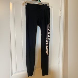 XS under armour leggings.